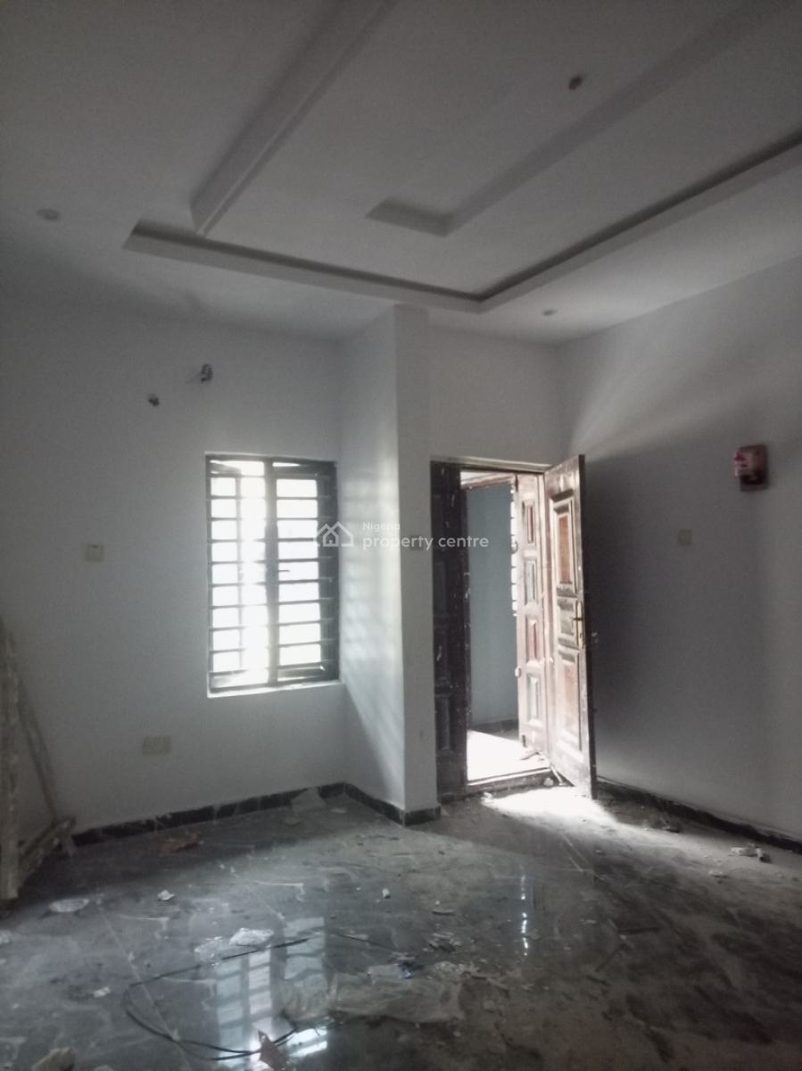 Luxury Newly Built 2 Bedroom Upstairs, Bucknor Estate Jakande Axis., Isolo, Lagos, Flat / Apartment for Rent