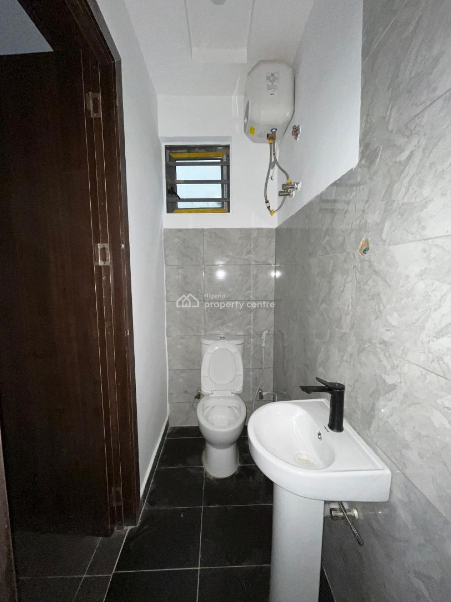 Affordable 2 Bedroom Apartment in a Secured Estste, Very Spacious Room|proximity to Airport|ample Car Park, Allen, Ikeja, Lagos, Flat / Apartment for Sale