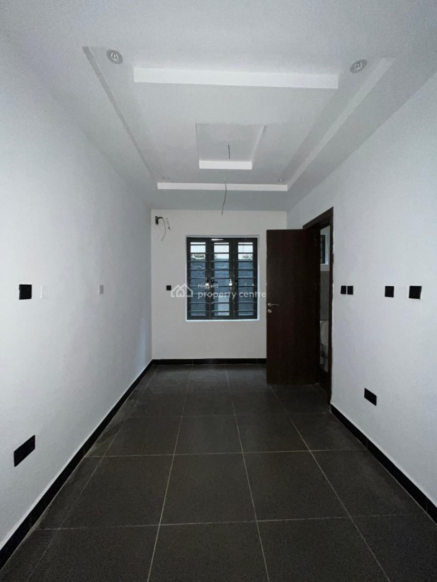 Affordable 2 Bedroom Apartment in a Secured Estste, Very Spacious Room|proximity to Airport|ample Car Park, Allen, Ikeja, Lagos, Flat / Apartment for Sale
