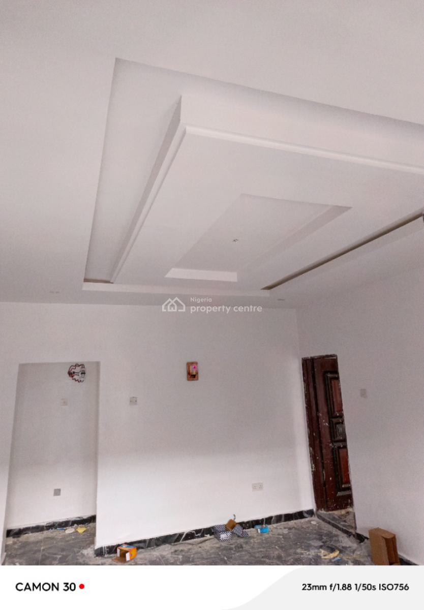 Very Sharp 2 Bedroom Flat in Bucknor Estate with 23hrs Light, Bucknor Estate, Isolo, Lagos, Flat / Apartment for Rent