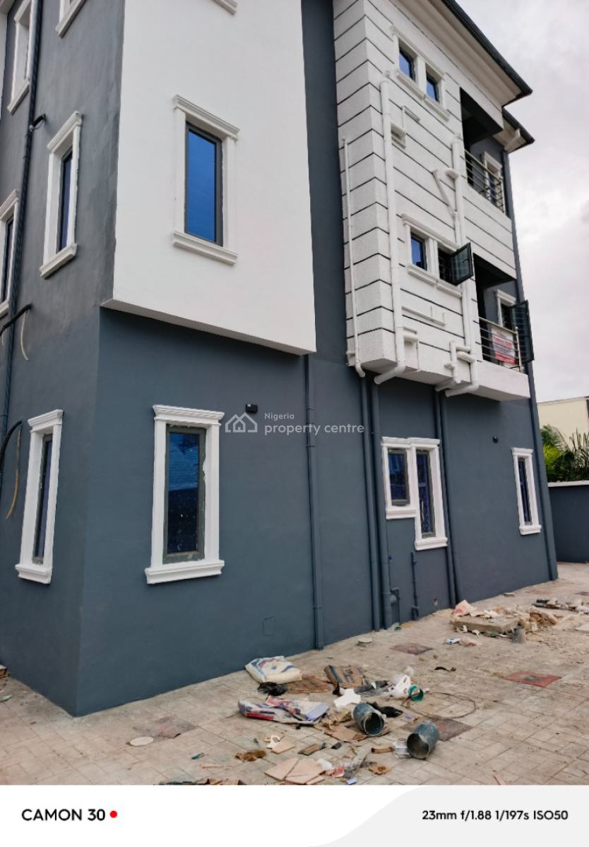 Very Sharp 2 Bedroom Flat in Bucknor Estate with 23hrs Light, Bucknor Estate, Isolo, Lagos, Flat / Apartment for Rent