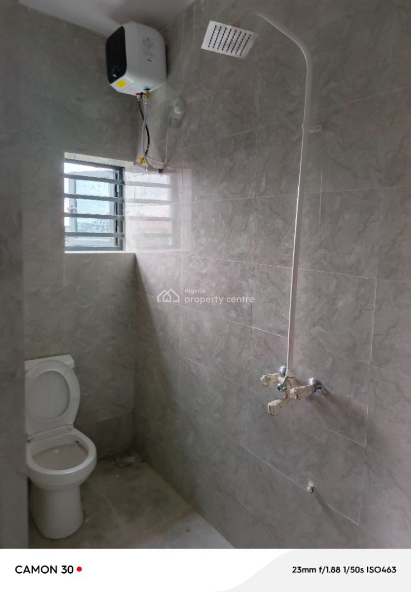 Very Sharp 2 Bedroom Flat in Bucknor Estate with 23hrs Light, Bucknor Estate, Isolo, Lagos, Flat / Apartment for Rent