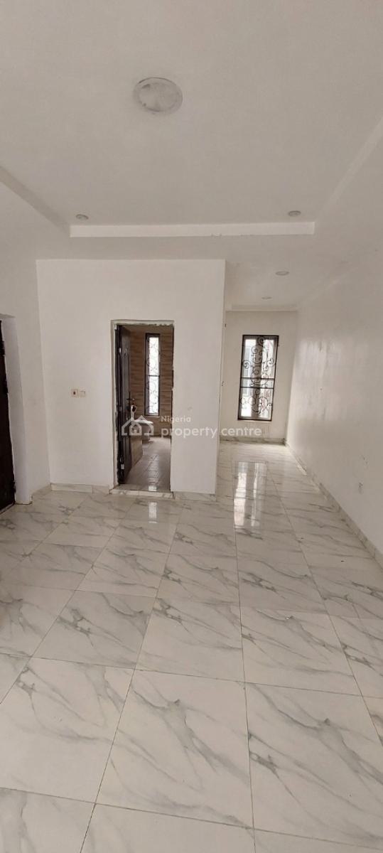 4 Bedroom Semi Detached Duplex with 1bq, Ilasan, Lekki, Lagos, Semi-detached Duplex for Rent