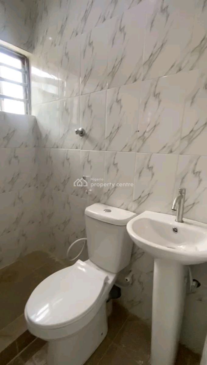 Newly Built Tastefully Spacious 2bedrm Upflat All Room En-suite, 22 Ijagbemi Street,off Pedro, Gbagada, Lagos, Flat / Apartment for Rent