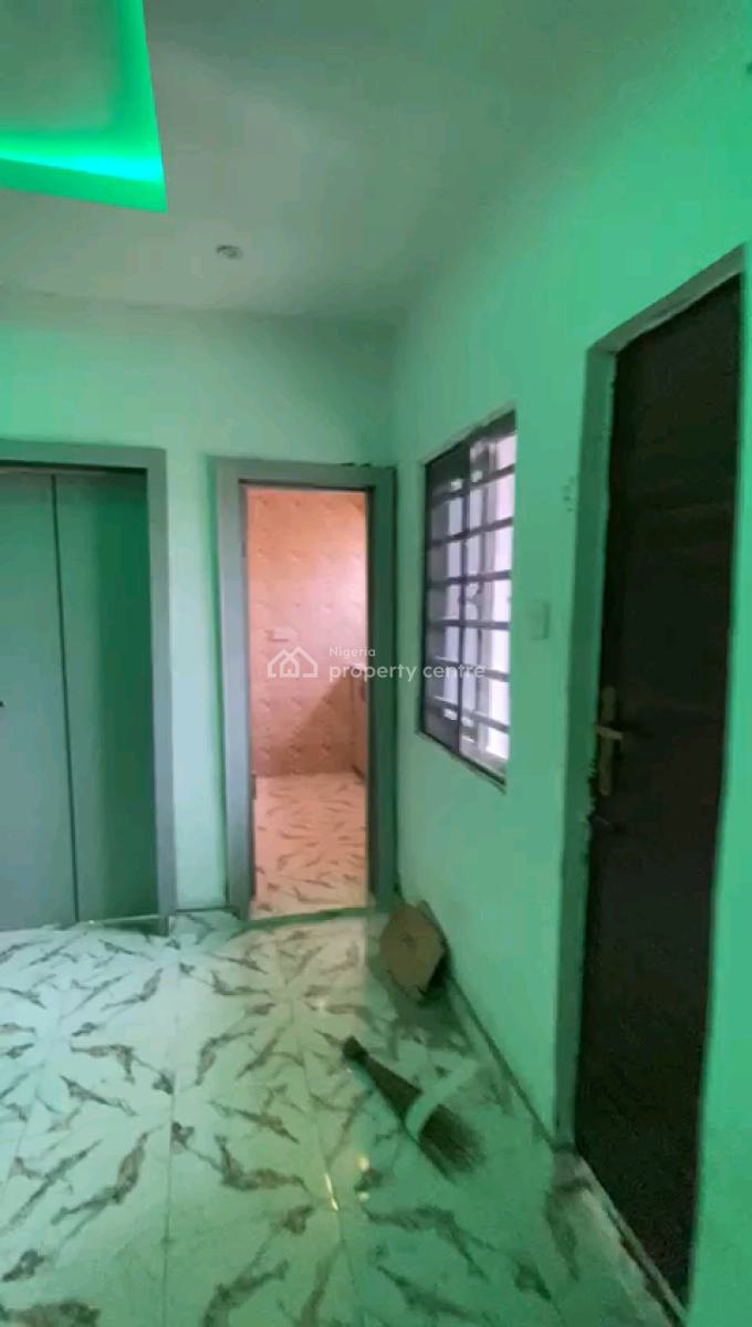 Newly Built Tastefully Spacious 2bedrm Upflat All Room En-suite, 22 Ijagbemi Street,off Pedro, Gbagada, Lagos, Flat / Apartment for Rent