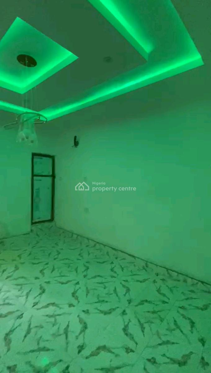 Newly Built Tastefully Spacious 2bedrm Upflat All Room En-suite, 22 Ijagbemi Street,off Pedro, Gbagada, Lagos, Flat / Apartment for Rent