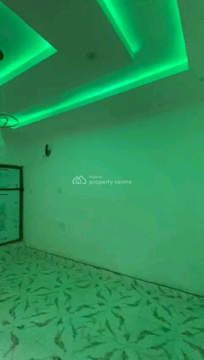Newly Built Tastefully Spacious 2bedrm Upflat All Room En-suite, 22 Ijagbemi Street,off Pedro, Gbagada, Lagos, Flat / Apartment for Rent