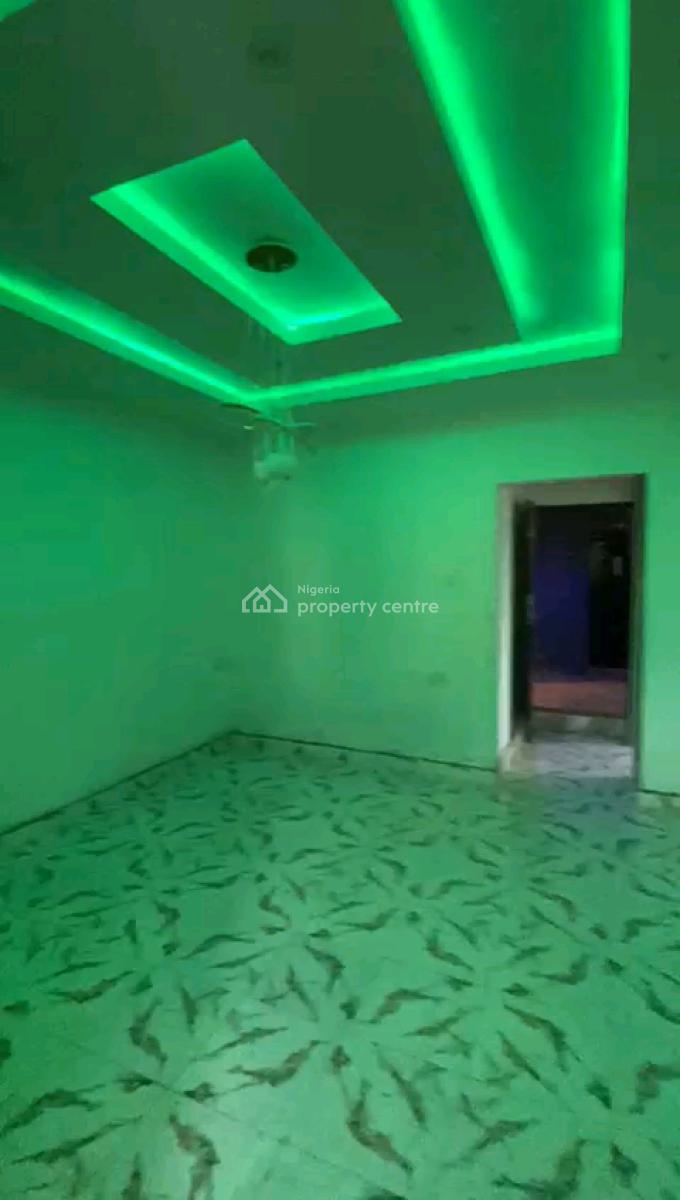 Newly Built Tastefully Spacious 2bedrm Upflat All Room En-suite, 22 Ijagbemi Street,off Pedro, Gbagada, Lagos, Flat / Apartment for Rent