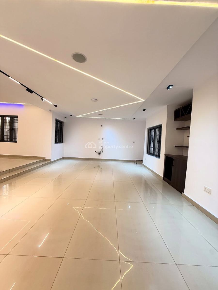 Luxurious 5 Bedroom Semi Detached Spacious Duplex, Bq, Gardens, Serene Neighborhood Inside an Estate, Guzape District, Abuja, Semi-detached Duplex for Sale