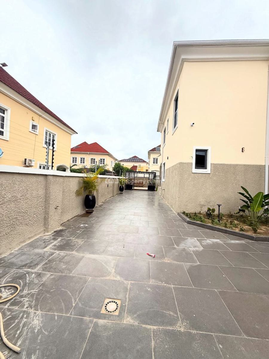 Luxurious 5 Bedroom Semi Detached Spacious Duplex, Bq, Gardens, Serene Neighborhood Inside an Estate, Guzape District, Abuja, Semi-detached Duplex for Sale