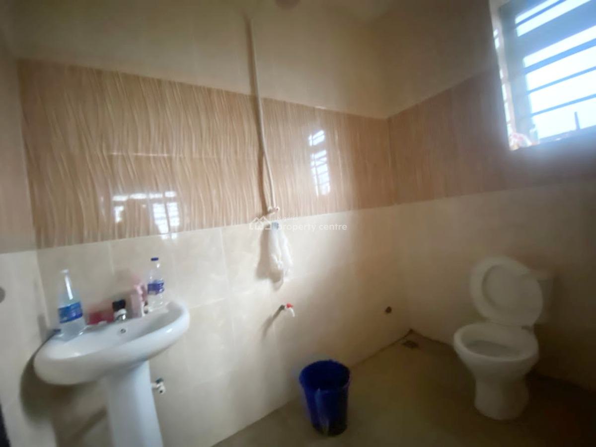 Well Maintained 3 Bedroom Apartment in an Estate, Ojodu Berger, Ojodu, Lagos, Flat / Apartment for Rent