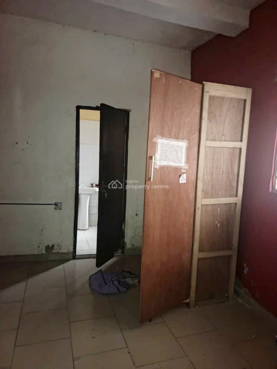 Well Maintained 3 Bedroom Apartment, Omole Phase 1, Ikeja, Lagos, Flat / Apartment for Rent