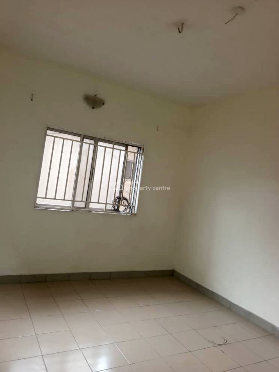 Well Maintained 3 Bedroom Apartment, Omole Phase 1, Ikeja, Lagos, Flat / Apartment for Rent