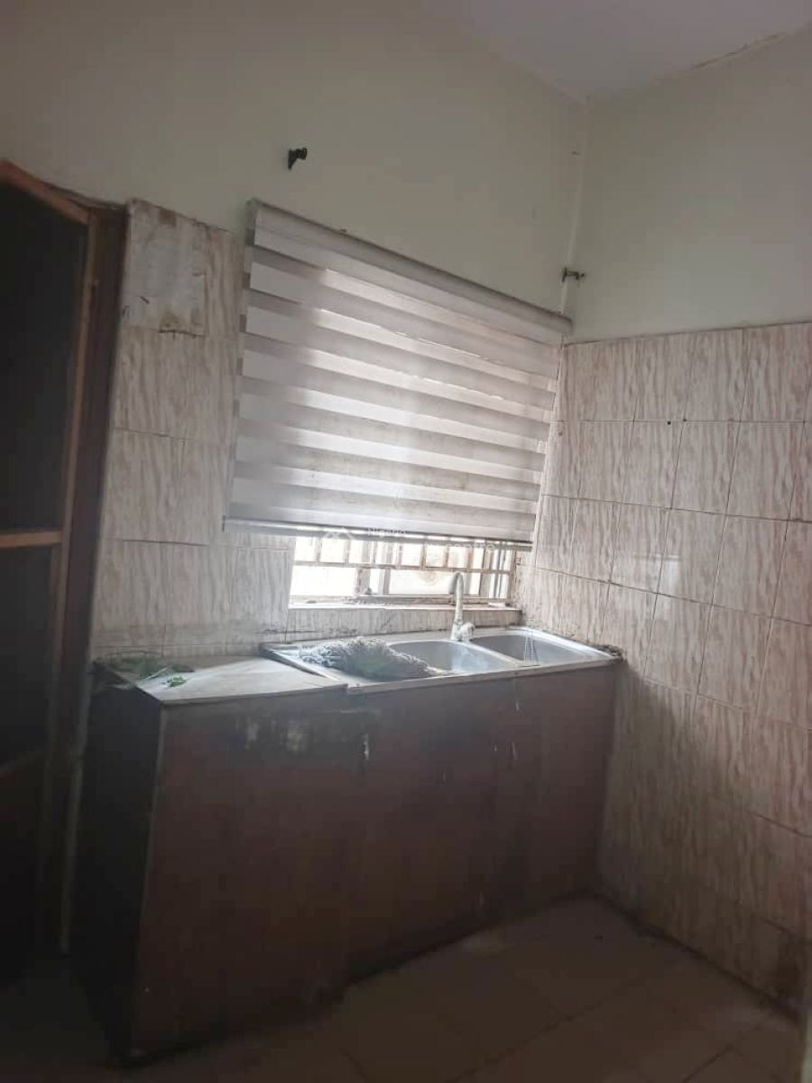 Well Maintained 3 Bedroom Apartment, Omole Phase 1, Ikeja, Lagos, Flat / Apartment for Rent
