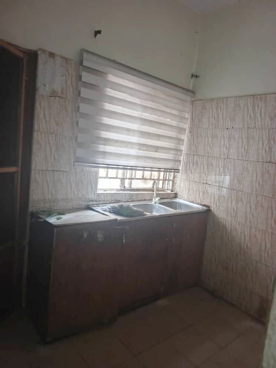 Well Maintained 3 Bedroom Apartment, Omole Phase 1, Ikeja, Lagos, Flat / Apartment for Rent