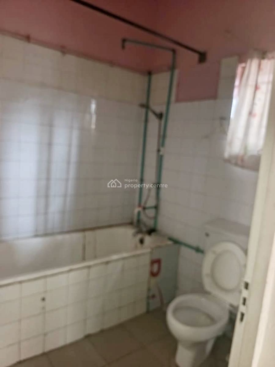 Well Maintained 3 Bedroom Apartment, Omole Phase 1, Ikeja, Lagos, Flat / Apartment for Rent