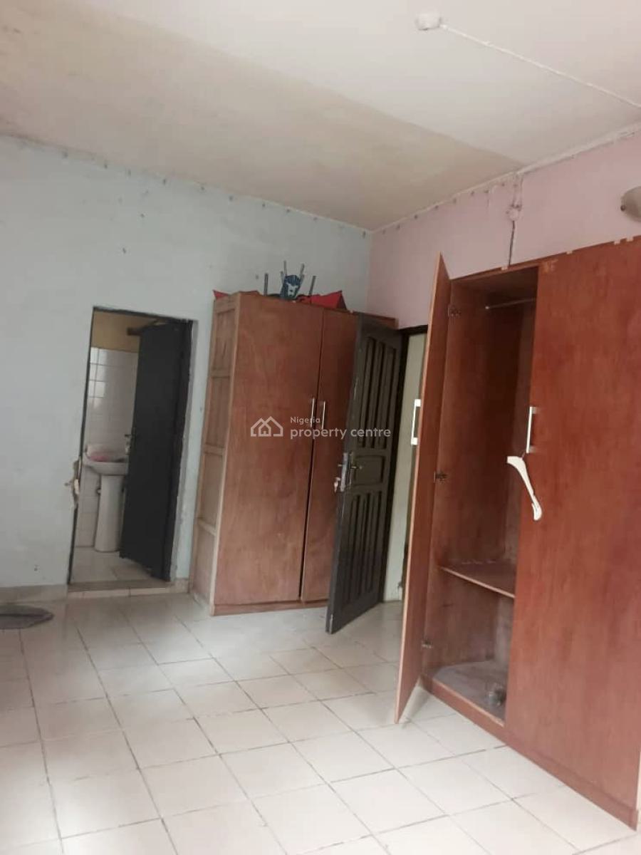 Well Maintained 3 Bedroom Apartment, Omole Phase 1, Ikeja, Lagos, Flat / Apartment for Rent