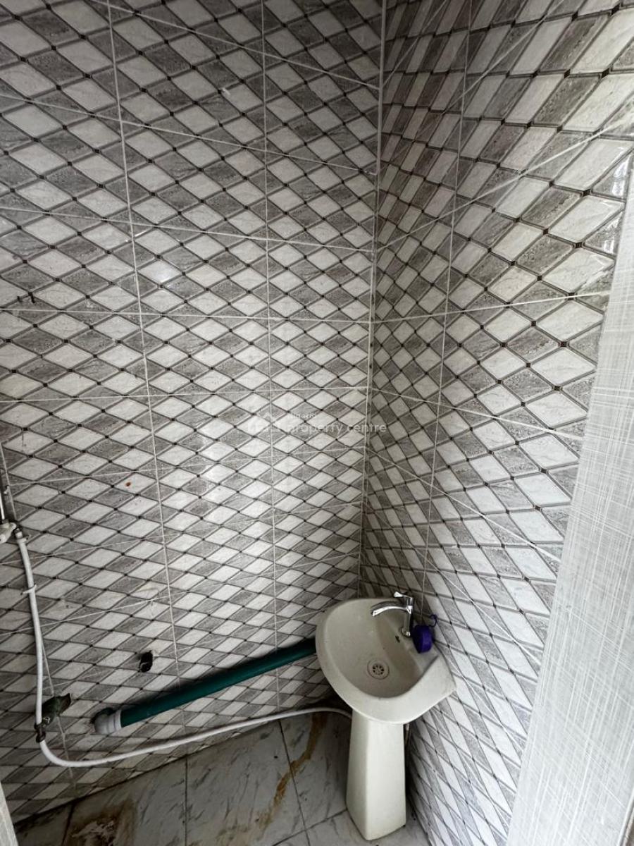 Luxurious Self-contain with Personal Kitchen and Kitchen Appliances, Ologolo, Lekki, Lagos, Self Contain (single Rooms) for Rent