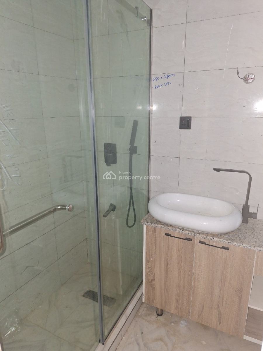 a Luxurious 3 Bedroom Block of Flats, Femi Gbajamilah Street, Jahi, Abuja, Flat / Apartment for Rent