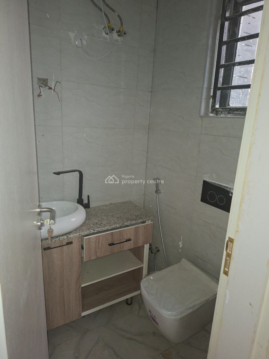 a Luxurious 3 Bedroom Block of Flats, Femi Gbajamilah Street, Jahi, Abuja, Flat / Apartment for Rent