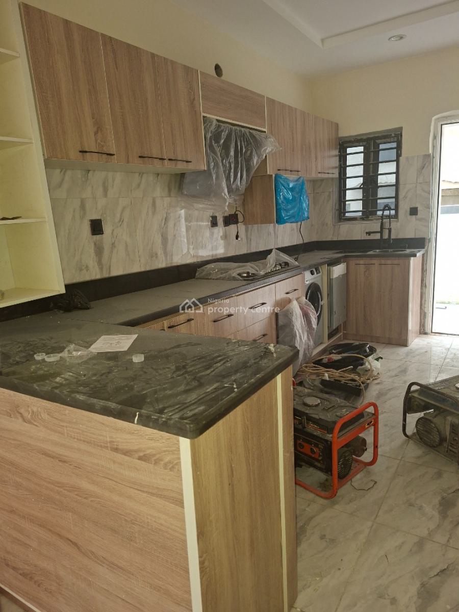 a Luxurious 3 Bedroom Block of Flats, Femi Gbajamilah Street, Jahi, Abuja, Flat / Apartment for Rent