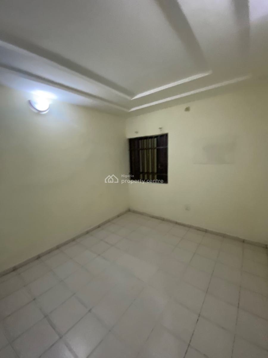 Clean 2 Bedroom Flat, Pay & Packin, Wuse Zone, Wuse, Abuja, Flat / Apartment for Rent