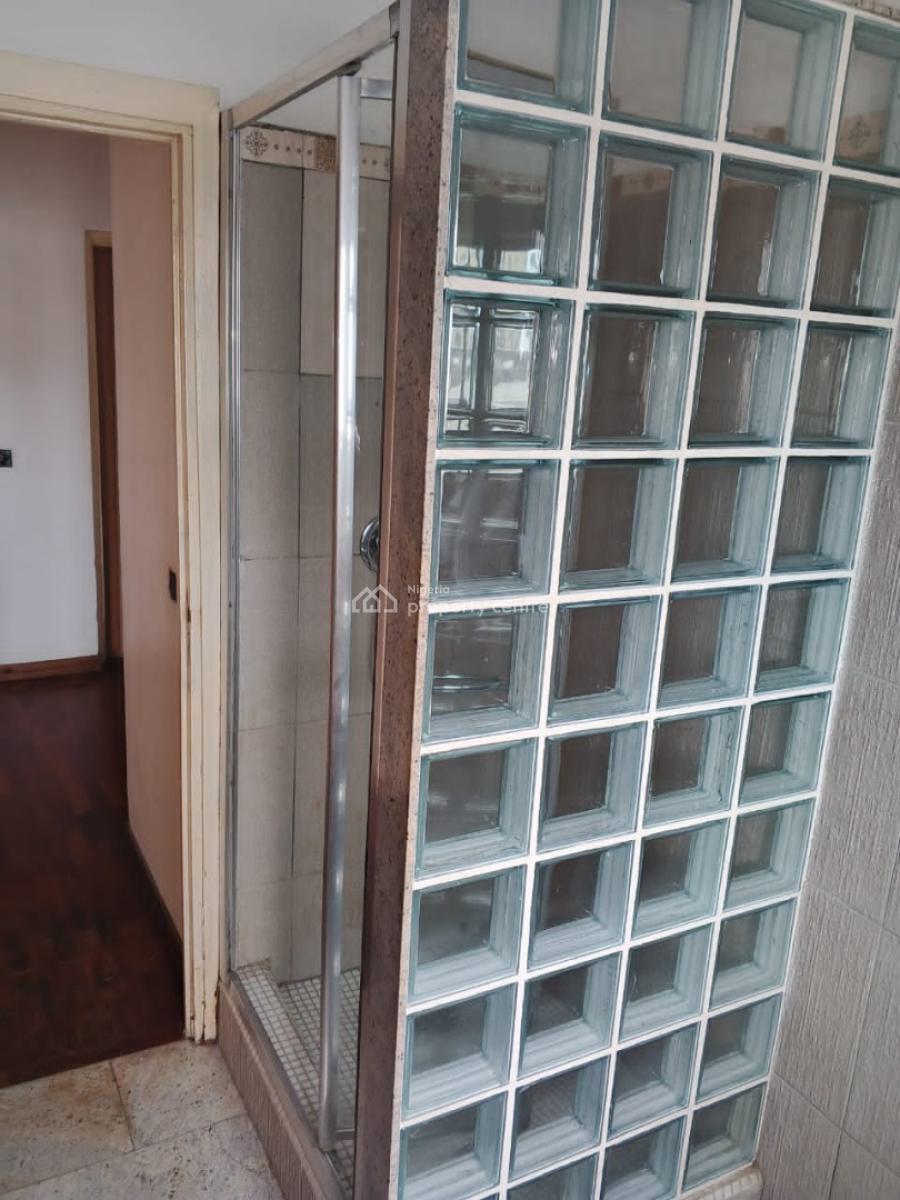 Self-serviced 3-bedroom Flat Upstairs on 3rd Floor, Victoria Island (vi), Lagos, Flat / Apartment for Rent