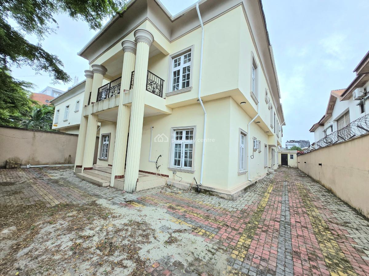 4 Units 3 Bedroom Apartment, Lekki Phase 1, Lekki, Lagos, Flat / Apartment for Rent