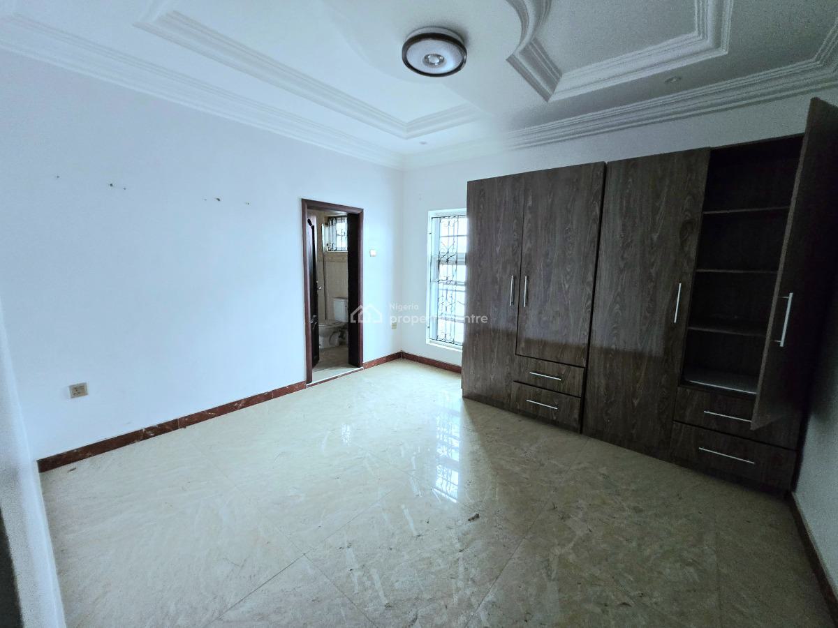 4 Units 3 Bedroom Apartment, Lekki Phase 1, Lekki, Lagos, Flat / Apartment for Rent