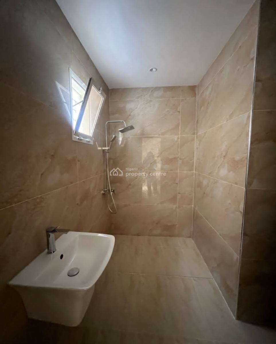 3 Bedroom En-suite New Serviced Flat with Fitted Kitchen, Elevator, Victoria Island (vi), Lagos, Flat / Apartment for Rent
