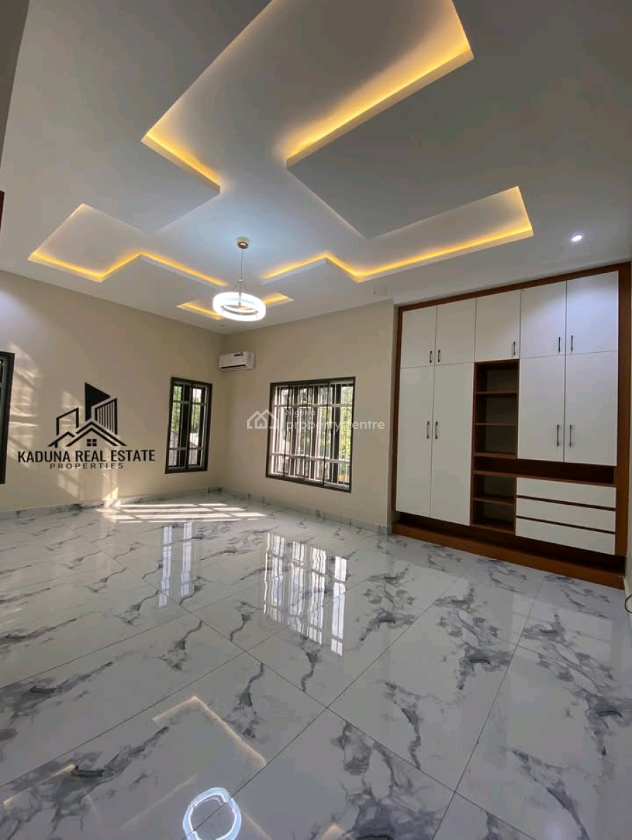 Brand New Solar Powered 4 Bedroom Duplex ️ with Guest Chalet, Kaduna North, Kaduna, House for Sale
