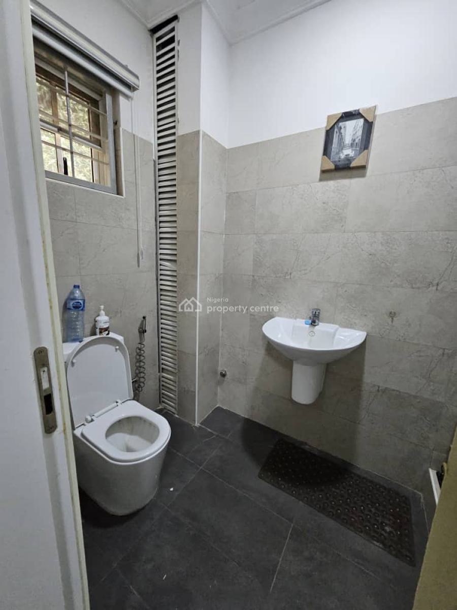 Fully Furnished and Service Five (5)  Bedroom and a Guest Room Terrace, Maitama District, Abuja, Terraced Duplex for Rent