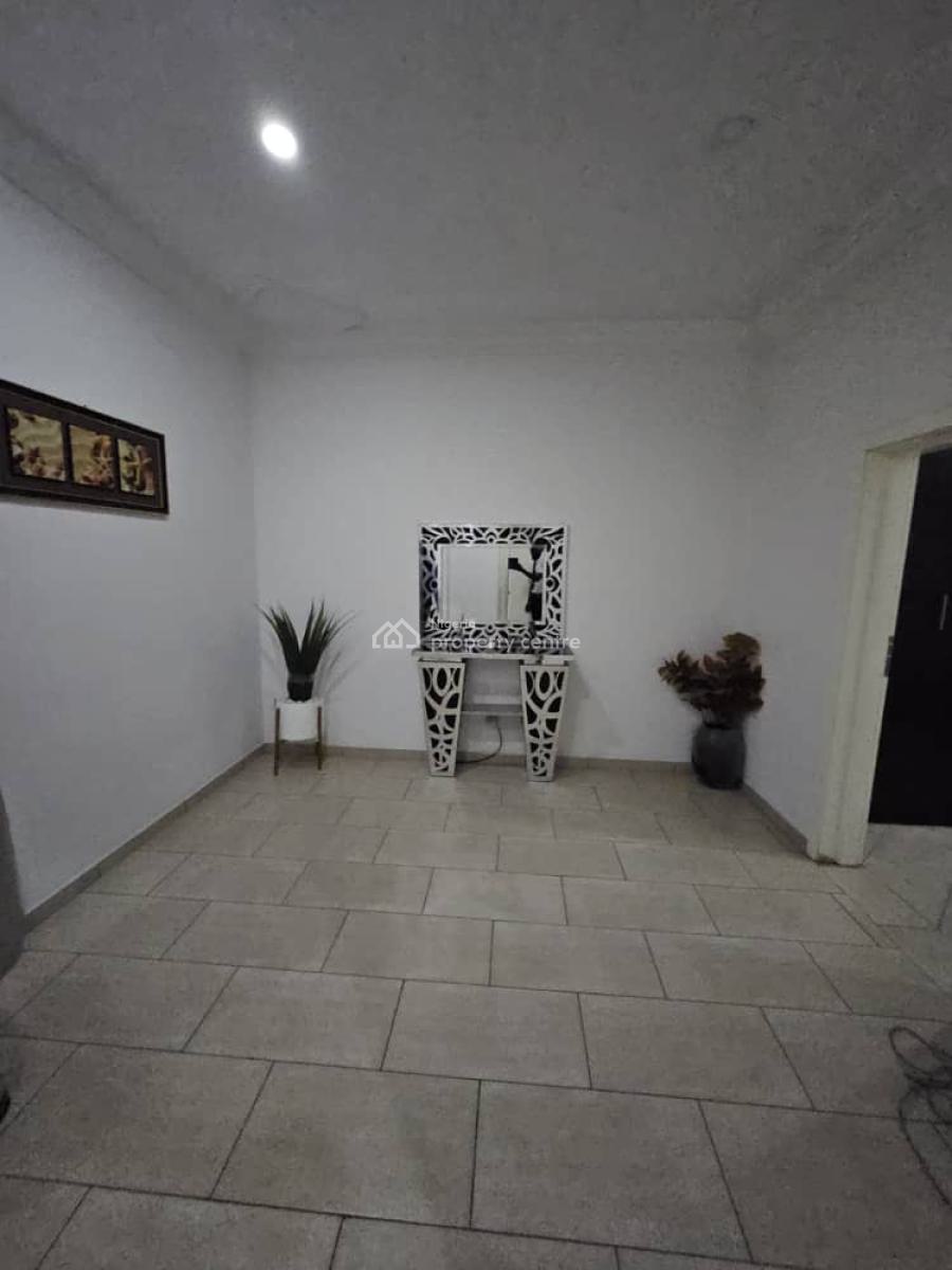 Fully Furnished and Service Five (5)  Bedroom and a Guest Room Terrace, Maitama District, Abuja, Terraced Duplex for Rent