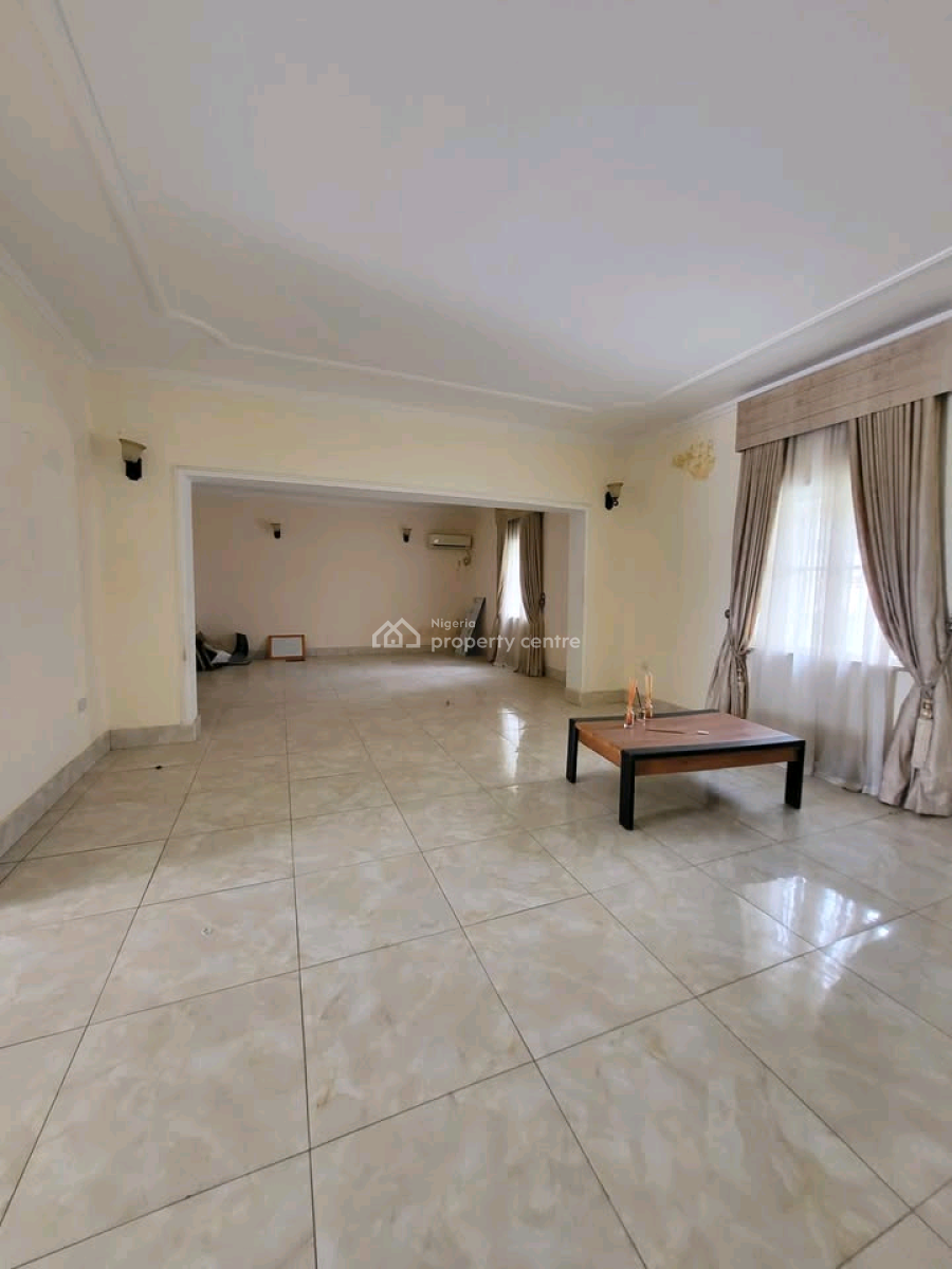 4bedroom Duplex with a Two Guest Charlet and Living Room and Also with, Guzape District, Abuja, House for Sale