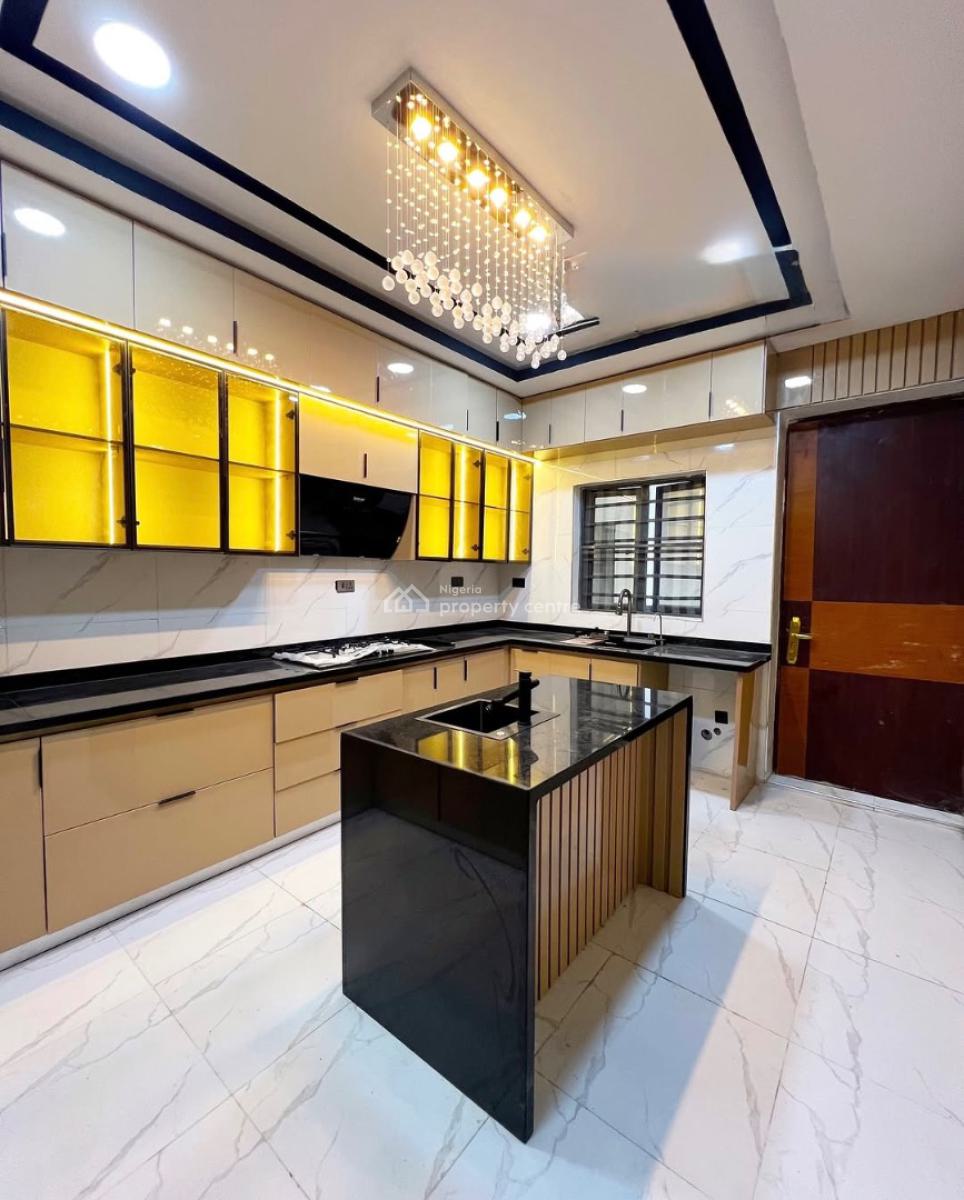 Spacious 6bedroom Fully Detached House with Bq, Chevron, Lekki, Lagos, Detached Duplex for Sale