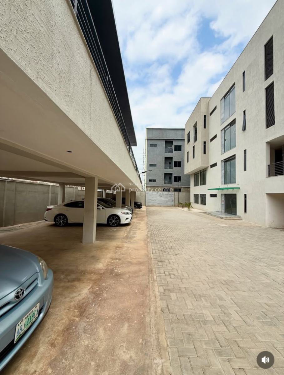 3 Bedroom Maisonette  Swimming Pool, Guzape District, Abuja, Terraced Duplex for Sale