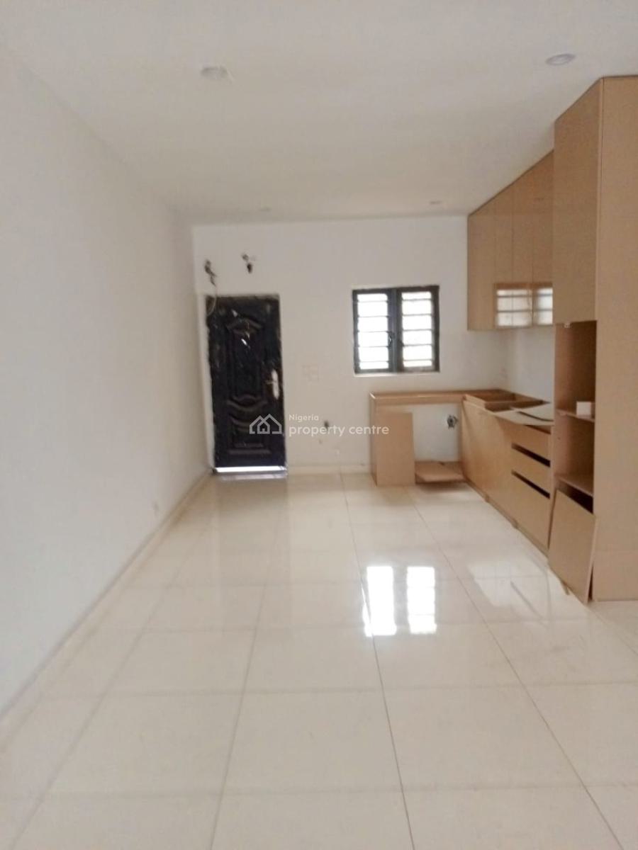 2 Bedrooms Apartment with a Bq, Ologolo, Lekki, Lagos, Flat / Apartment for Sale
