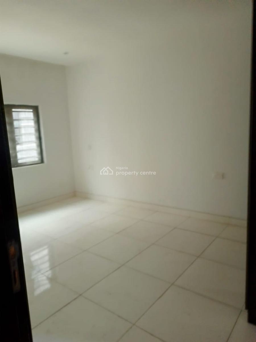 2 Bedrooms Apartment with a Bq, Ologolo, Lekki, Lagos, Flat / Apartment for Sale