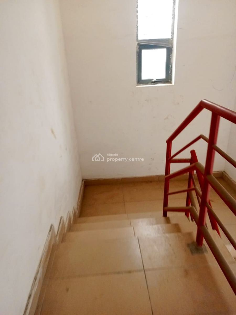 2 Bedrooms Apartment with a Bq, Ologolo, Lekki, Lagos, Flat / Apartment for Sale