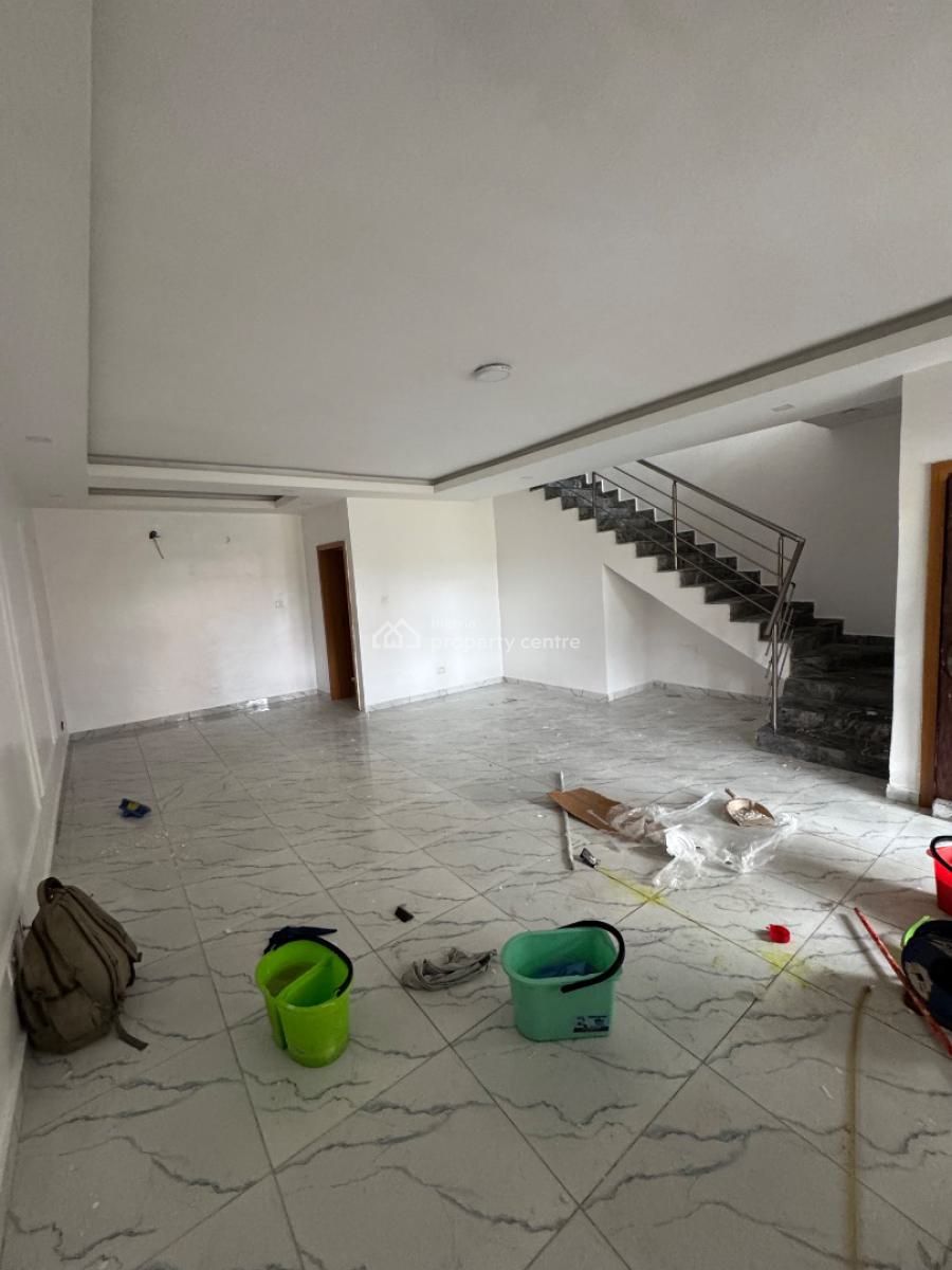 𝐒𝐏𝐀𝐂𝐈𝐎𝐔𝐒 4 𝐁𝐄𝐃𝐑𝐎𝐎𝐌 𝐓𝐄𝐑𝐑𝐀𝐂𝐄 𝐃𝐔𝐏𝐋𝐄𝐗, Ikate, Lekki, Lagos, Terraced Duplex for Rent