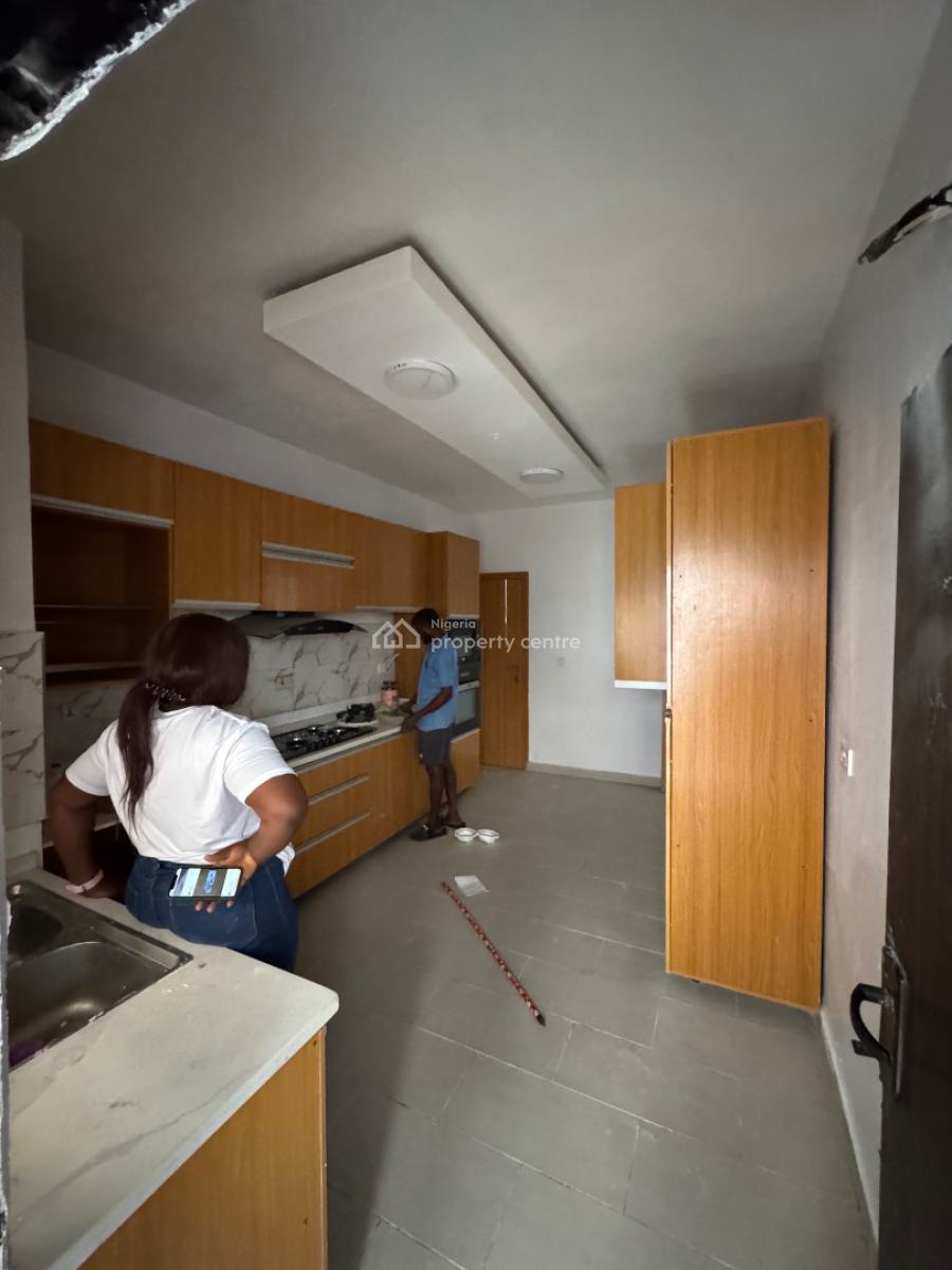 𝐒𝐏𝐀𝐂𝐈𝐎𝐔𝐒 4 𝐁𝐄𝐃𝐑𝐎𝐎𝐌 𝐓𝐄𝐑𝐑𝐀𝐂𝐄 𝐃𝐔𝐏𝐋𝐄𝐗, Ikate, Lekki, Lagos, Terraced Duplex for Rent