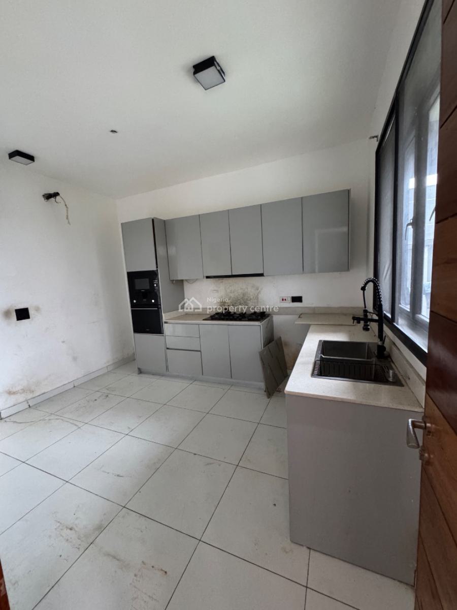 𝐖𝐄𝐋𝐋 𝐌𝐀𝐈𝐍𝐓𝐀𝐈𝐍𝐄𝐃 3 𝐁𝐄𝐃𝐑𝐎𝐎𝐌 𝐌𝐀𝐈𝐒𝐎𝐍𝐄𝐓𝐓𝐄, Ologolo, Lekki, Ologolo, Lekki, Lagos, Flat / Apartment for Rent