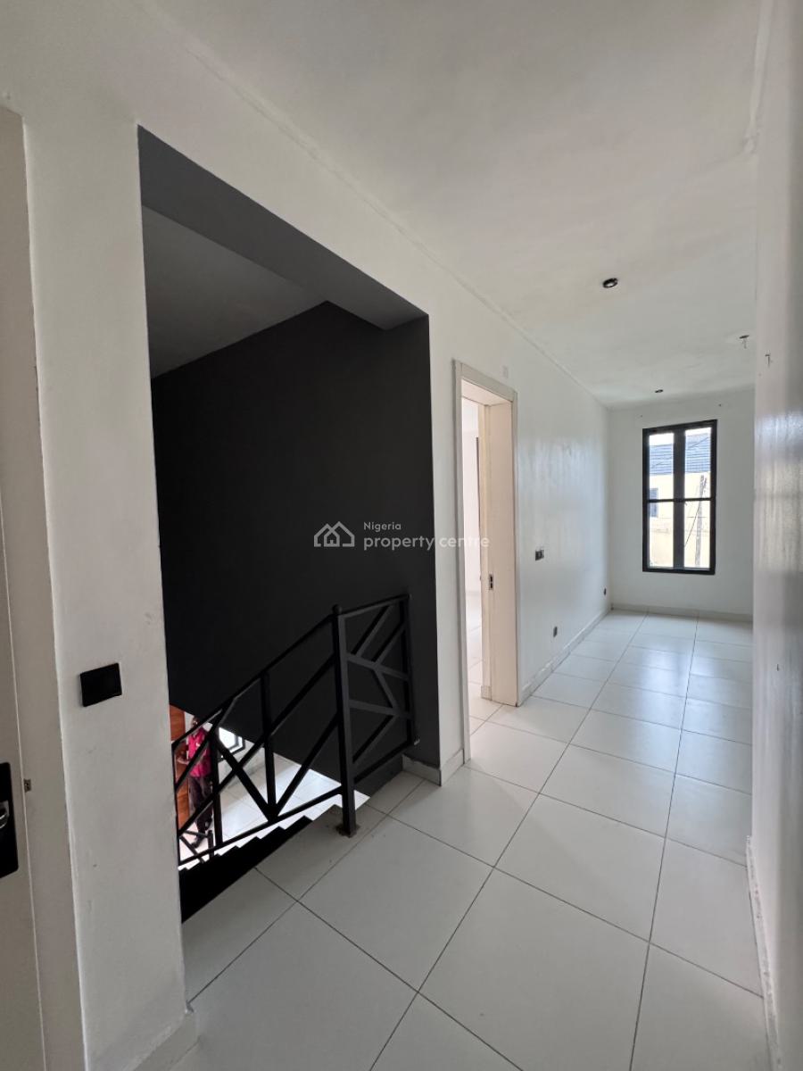 𝐖𝐄𝐋𝐋 𝐌𝐀𝐈𝐍𝐓𝐀𝐈𝐍𝐄𝐃 3 𝐁𝐄𝐃𝐑𝐎𝐎𝐌 𝐌𝐀𝐈𝐒𝐎𝐍𝐄𝐓𝐓𝐄, Ologolo, Lekki, Ologolo, Lekki, Lagos, Flat / Apartment for Rent