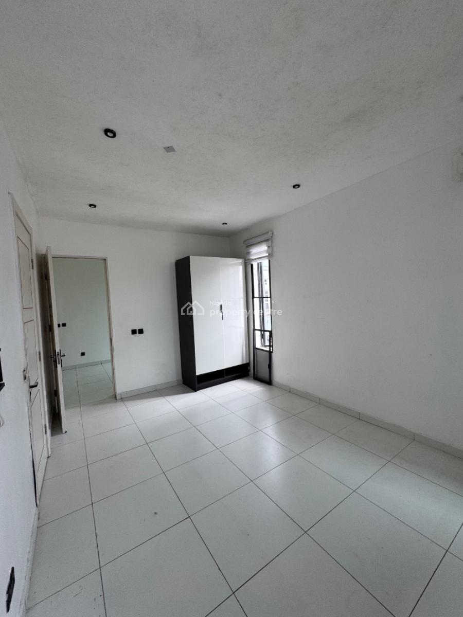 𝐖𝐄𝐋𝐋 𝐌𝐀𝐈𝐍𝐓𝐀𝐈𝐍𝐄𝐃 3 𝐁𝐄𝐃𝐑𝐎𝐎𝐌 𝐌𝐀𝐈𝐒𝐎𝐍𝐄𝐓𝐓𝐄, Ologolo, Lekki, Ologolo, Lekki, Lagos, Flat / Apartment for Rent