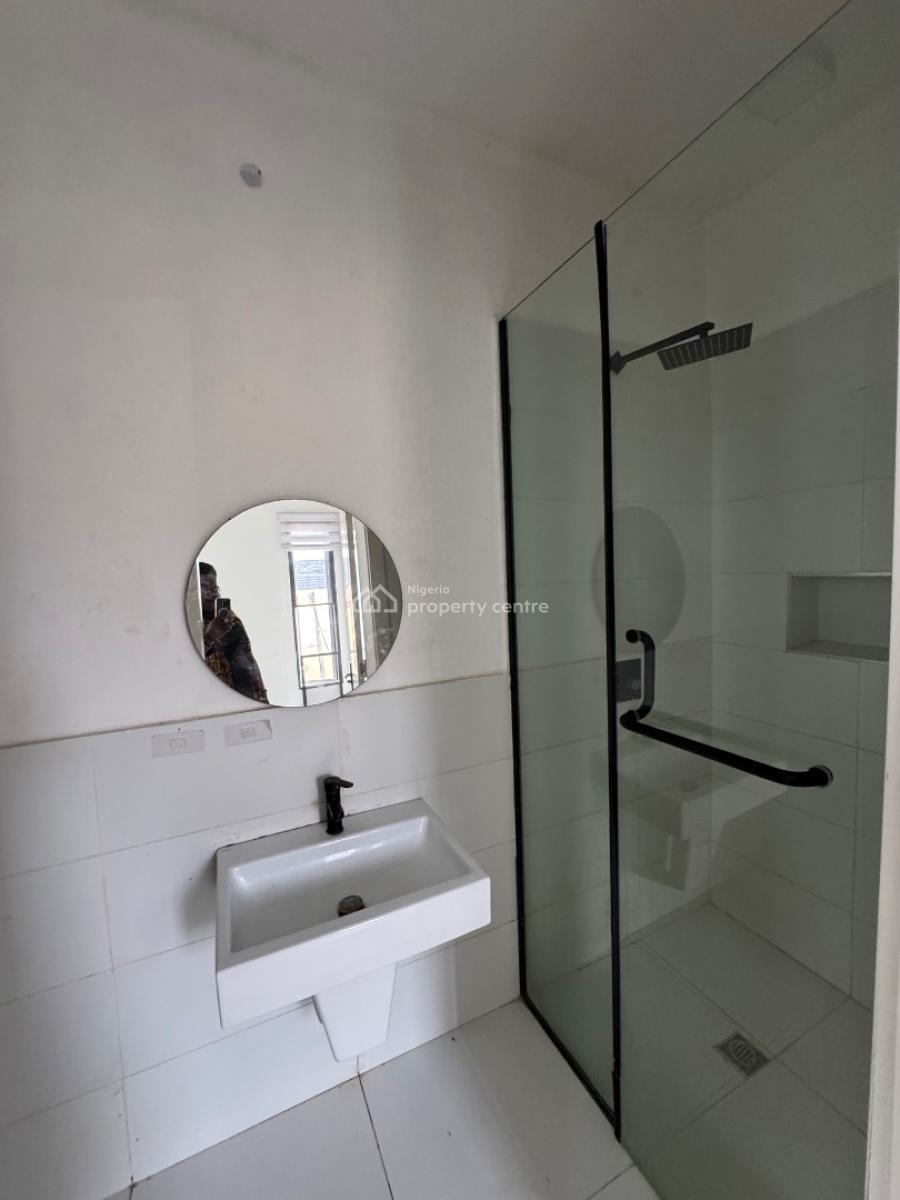 𝐖𝐄𝐋𝐋 𝐌𝐀𝐈𝐍𝐓𝐀𝐈𝐍𝐄𝐃 3 𝐁𝐄𝐃𝐑𝐎𝐎𝐌 𝐌𝐀𝐈𝐒𝐎𝐍𝐄𝐓𝐓𝐄, Ologolo, Lekki, Ologolo, Lekki, Lagos, Flat / Apartment for Rent