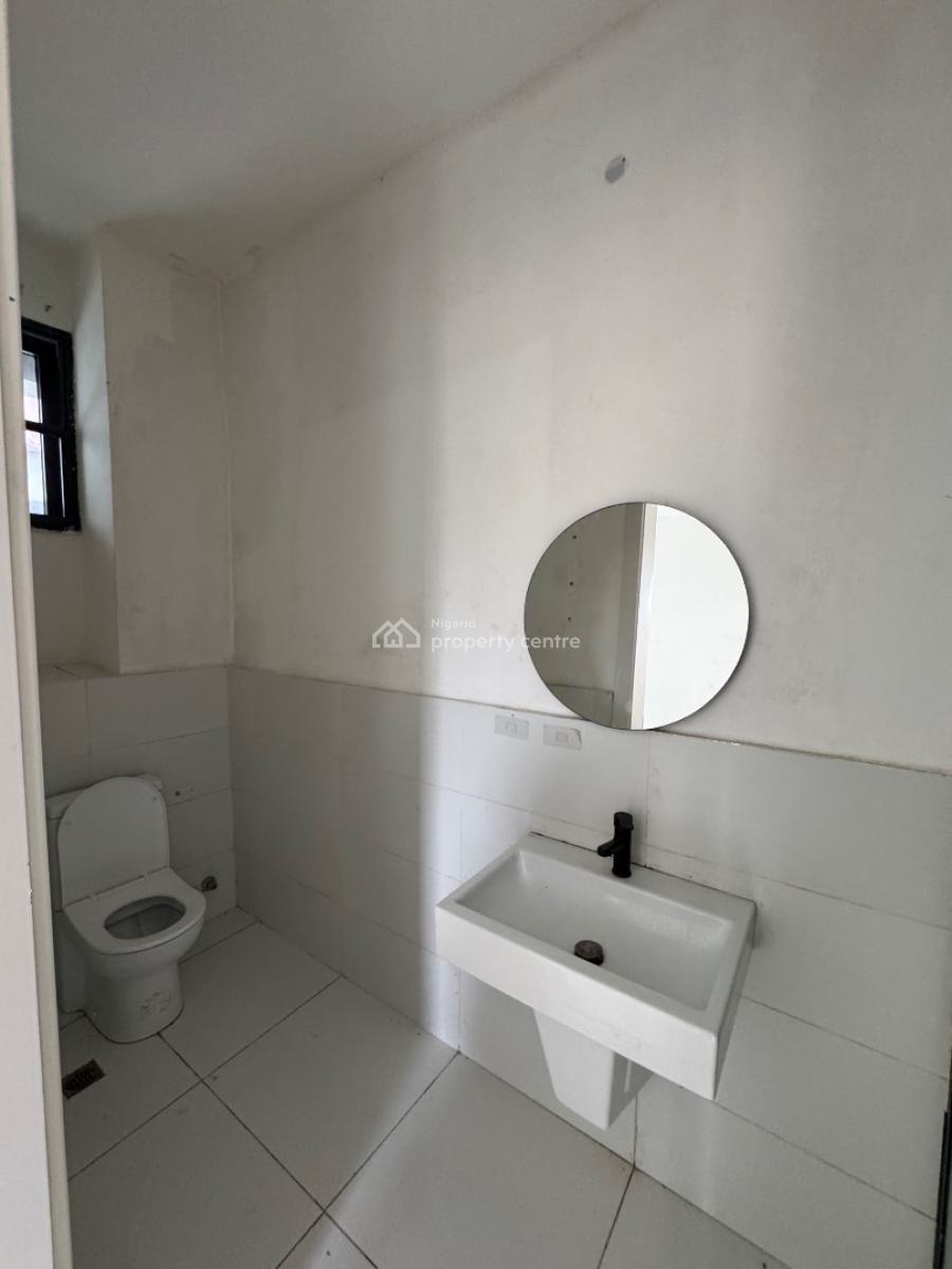 𝐖𝐄𝐋𝐋 𝐌𝐀𝐈𝐍𝐓𝐀𝐈𝐍𝐄𝐃 3 𝐁𝐄𝐃𝐑𝐎𝐎𝐌 𝐌𝐀𝐈𝐒𝐎𝐍𝐄𝐓𝐓𝐄, Ologolo, Lekki, Ologolo, Lekki, Lagos, Flat / Apartment for Rent