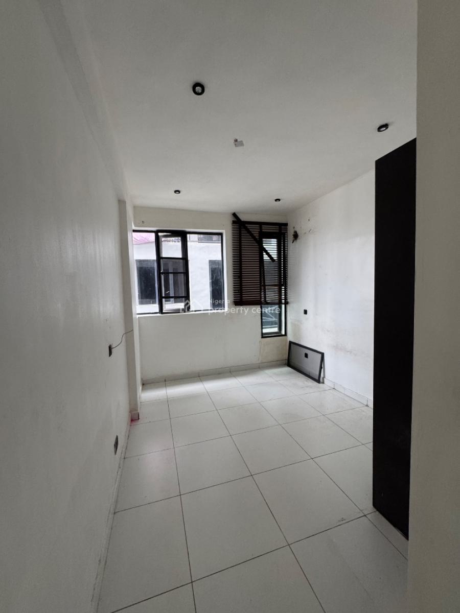 𝐖𝐄𝐋𝐋 𝐌𝐀𝐈𝐍𝐓𝐀𝐈𝐍𝐄𝐃 3 𝐁𝐄𝐃𝐑𝐎𝐎𝐌 𝐌𝐀𝐈𝐒𝐎𝐍𝐄𝐓𝐓𝐄, Ologolo, Lekki, Ologolo, Lekki, Lagos, Flat / Apartment for Rent