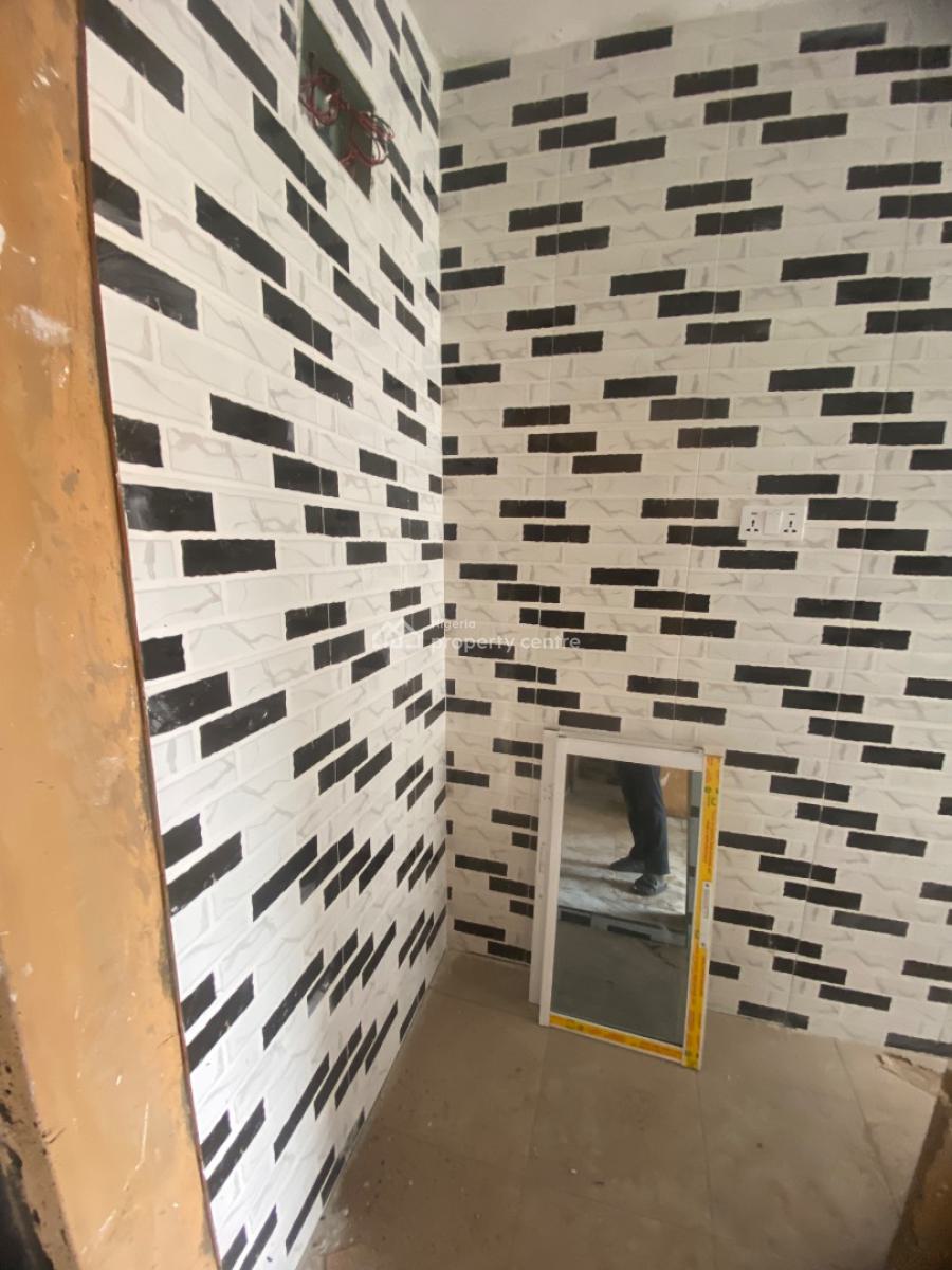 Mini Flat & Self-contain in Same Building, Odunsi, Bariga, Shomolu, Lagos, Flat / Apartment for Rent