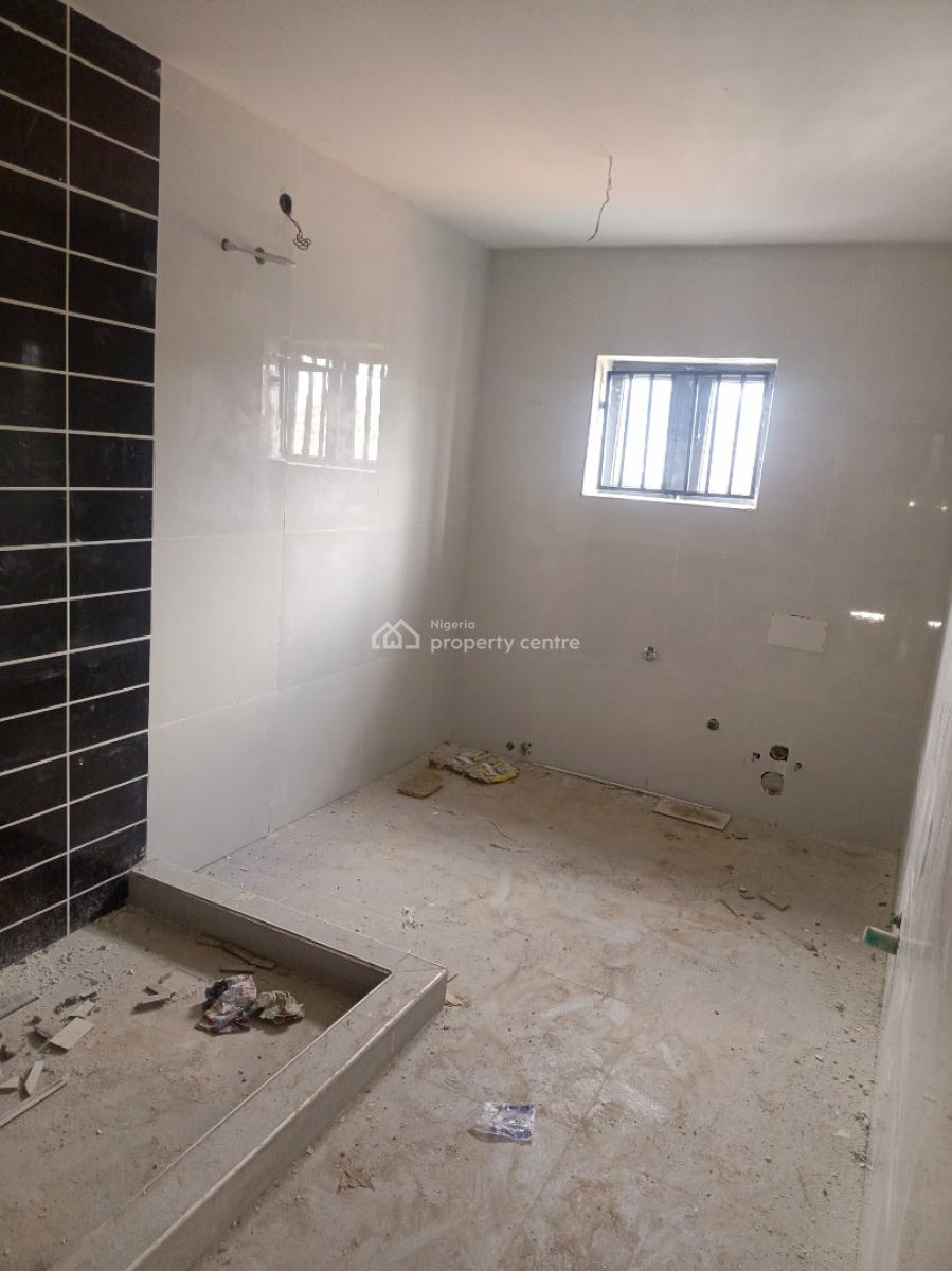 Units of Semi Detached Terraced Triplexes, Kolapo Ishola Gra, Akobo, Ibadan, Oyo, Semi-detached Duplex for Sale