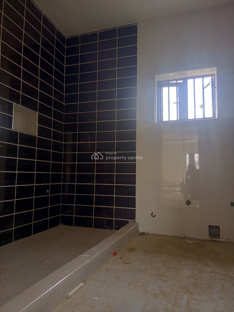 Units of Semi Detached Terraced Triplexes, Kolapo Ishola Gra, Akobo, Ibadan, Oyo, Semi-detached Duplex for Sale